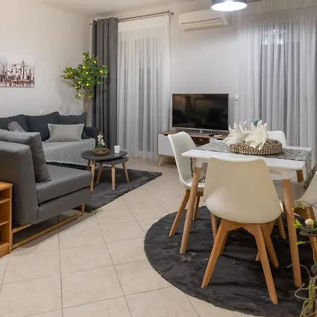 Philoxenia Apartamento *